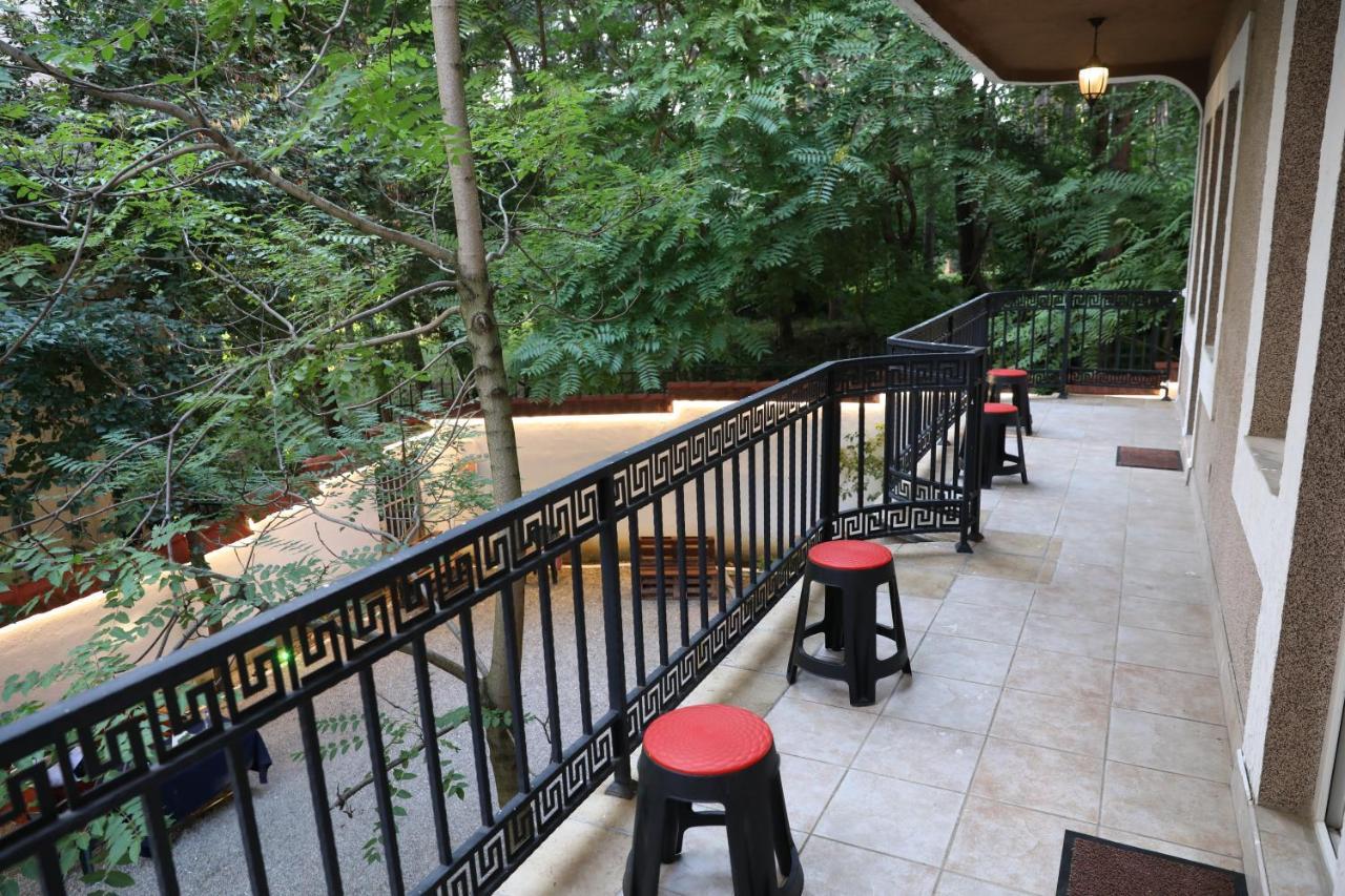 City Park Hostel Приштина Екстер'єр фото