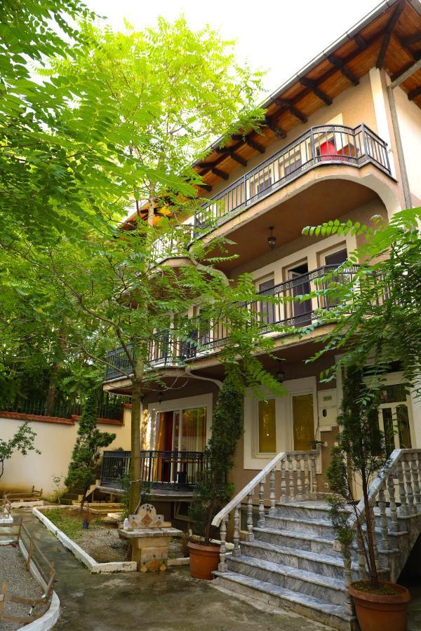 City Park Hostel Приштина Екстер'єр фото
