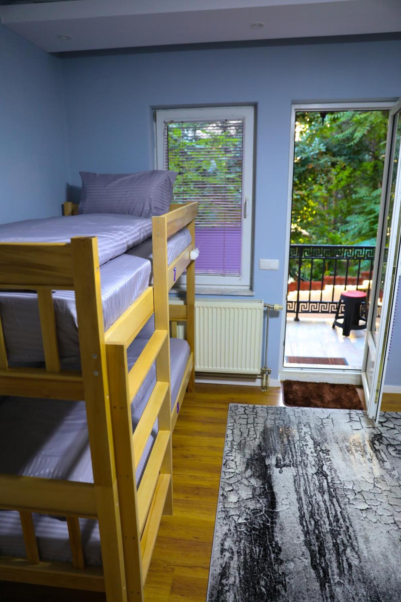 City Park Hostel Приштина Екстер'єр фото