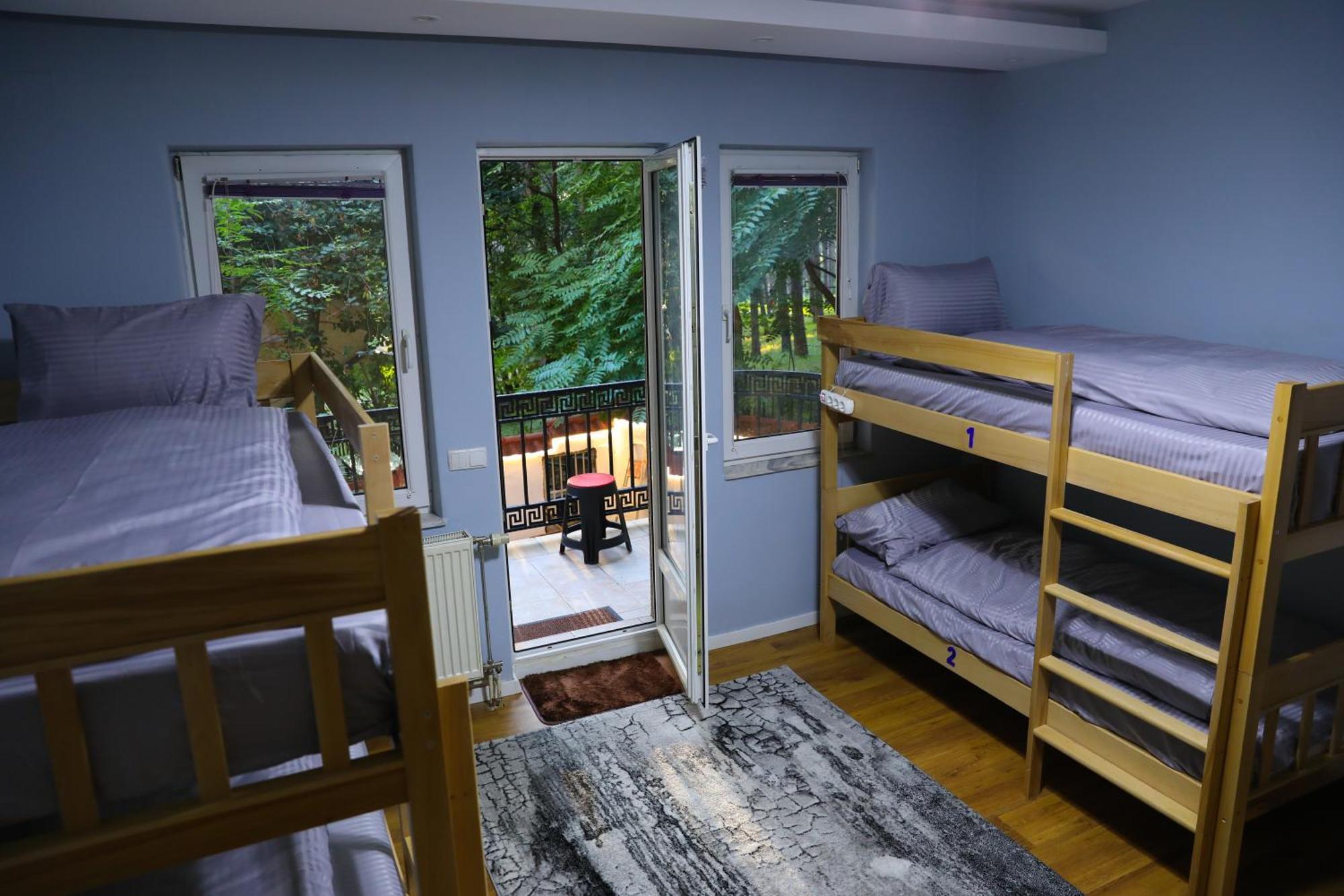 City Park Hostel Приштина Екстер'єр фото