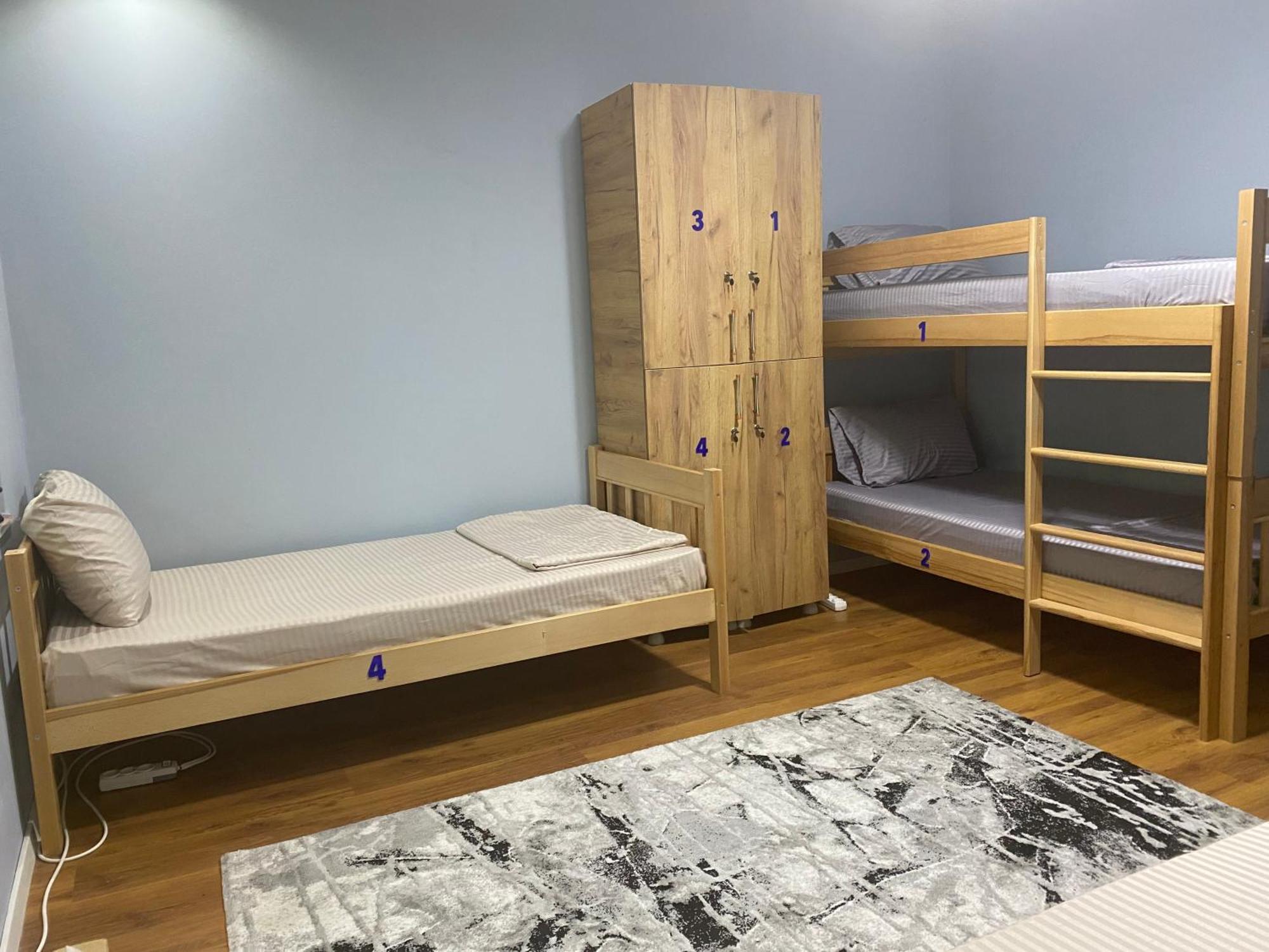 City Park Hostel Приштина Екстер'єр фото
